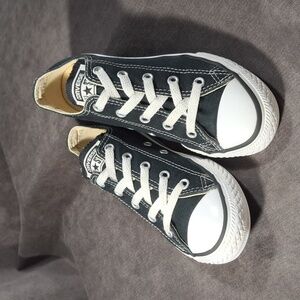 Converse Chuck Taylor All Star Classic Black Ox Low Lace Up Sneakers G- US 2